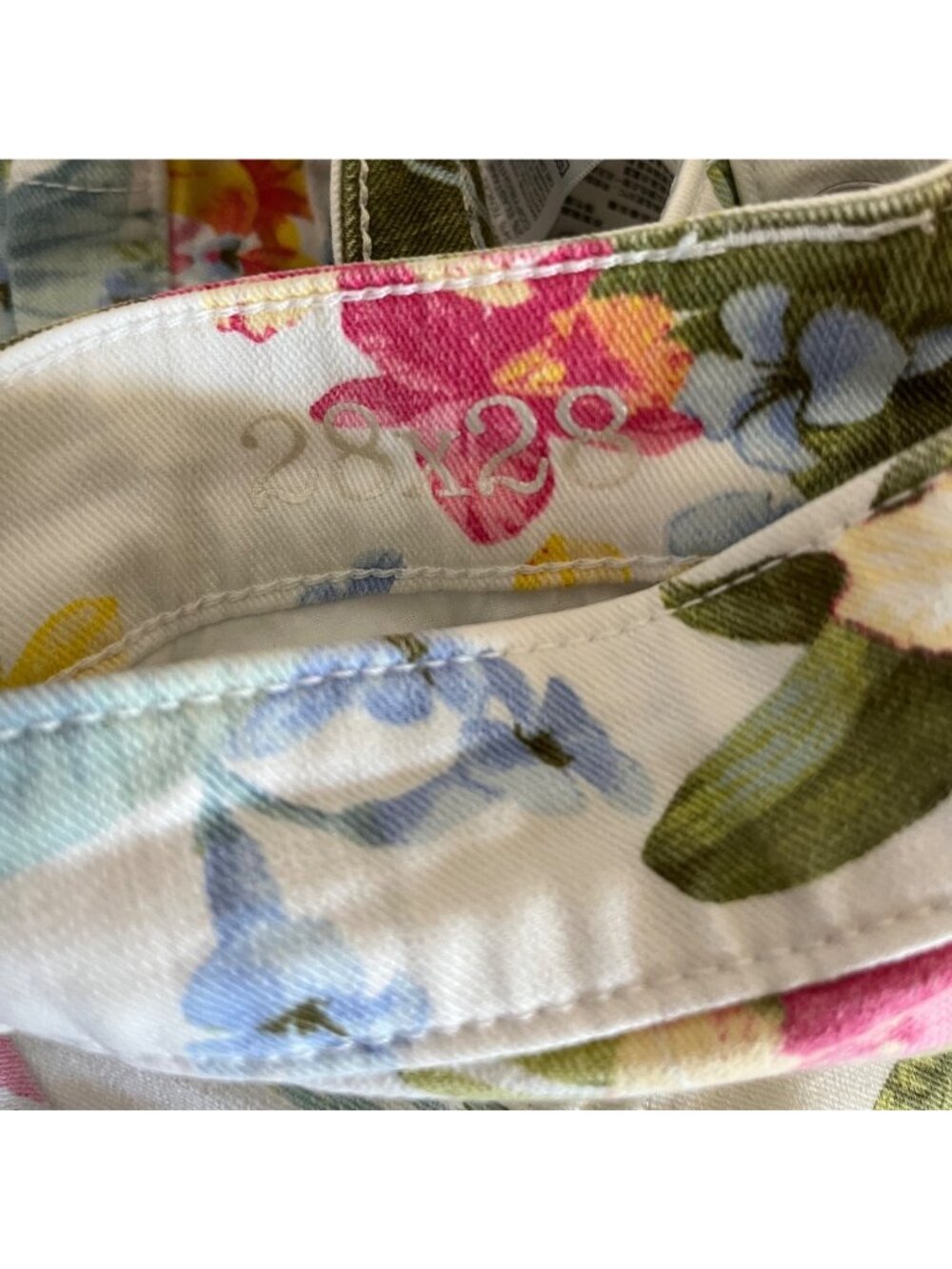 Tommy Bahama Womens 28x28  Skinny Ankle Jeans Floral Tropical White Green Resort - Picture 3 of 8